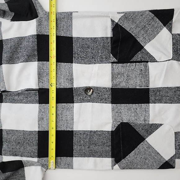 Weekend Suzanne Betro Women's Flannel Black White Plaid Oversized Shirt Sz M - Picture 9 of 9